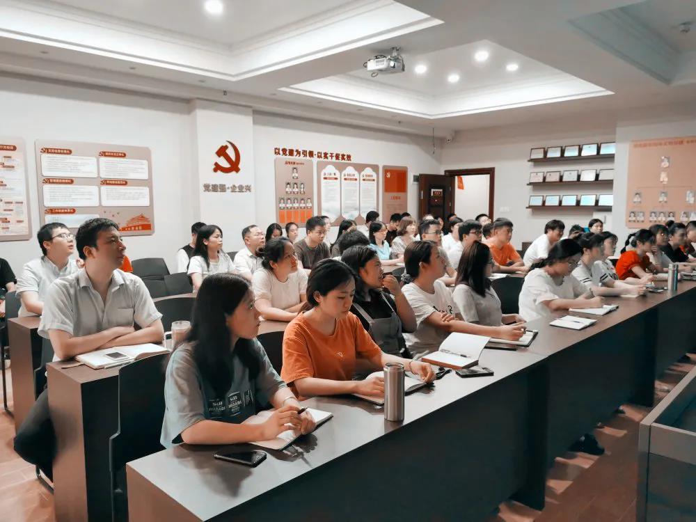 热烈庆祝建党99周年,火博官方网站组织全体骨干召开“不忘初心、牢记使命”主题教育活动